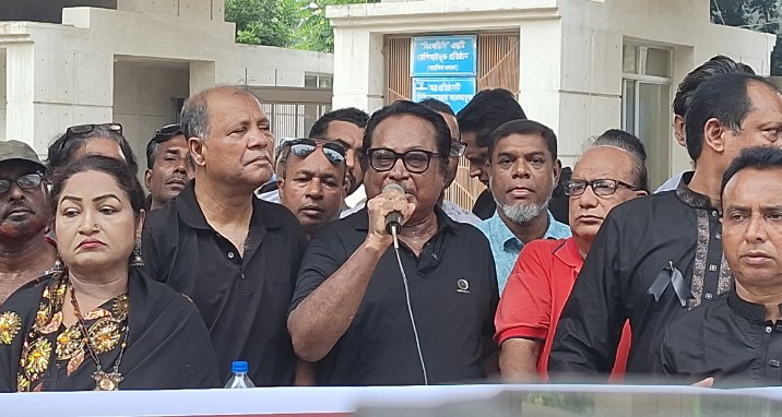 আলো আর আসবে না, আপনারা অন্ধকারে নিমজ্জিত: নায়ক উজ্জ্বল