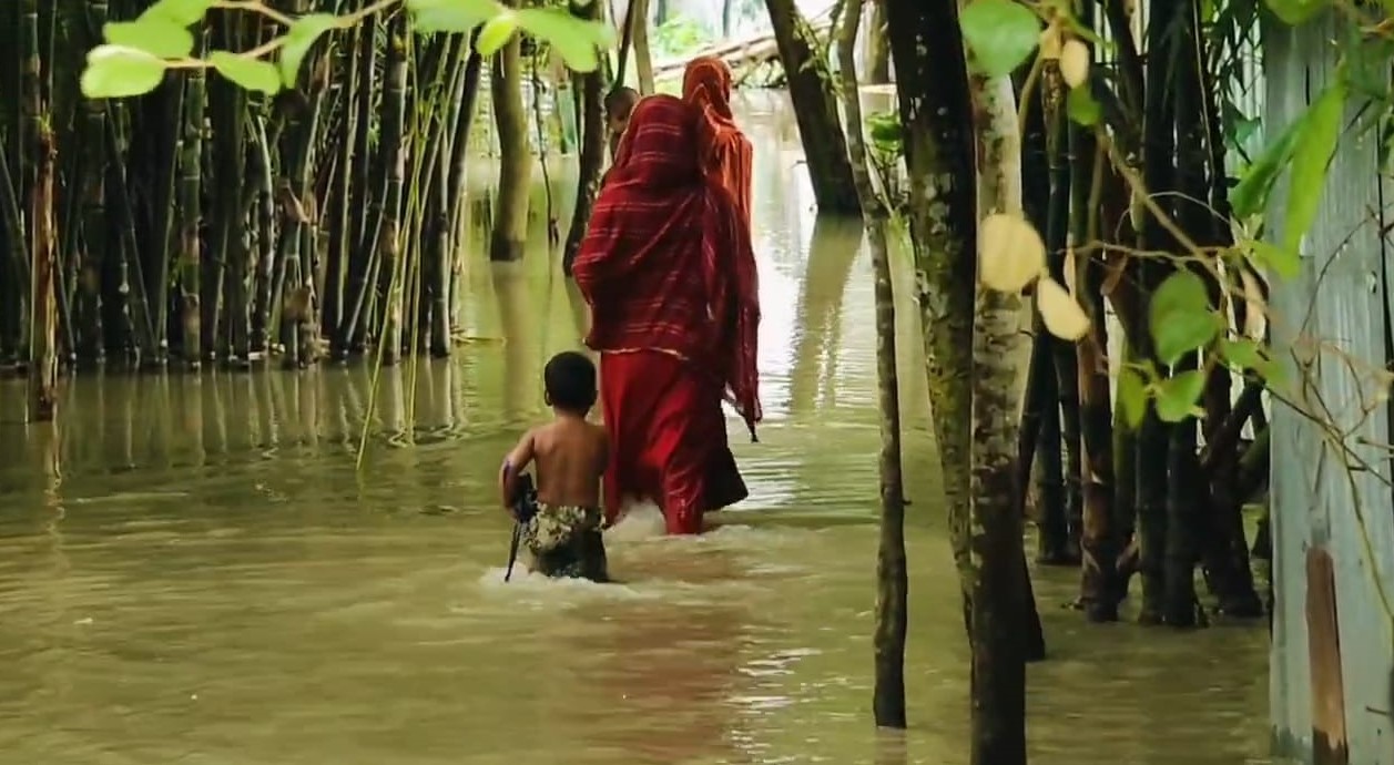 লালমনিরহাটে বানভাসি মানুষের হাহাকার