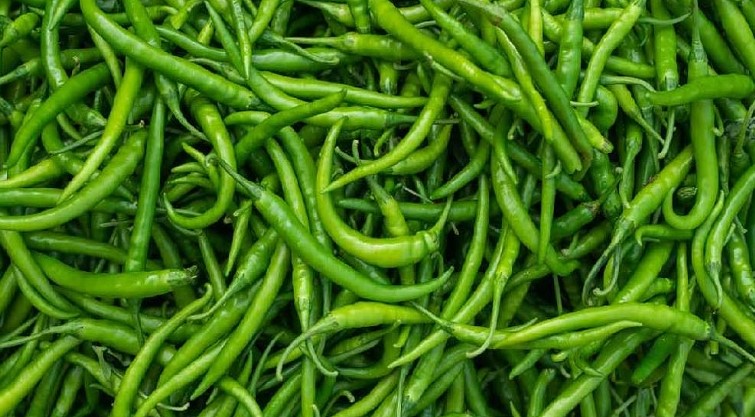 কাঁচামরিচের কেজি ৪০০ টাকা