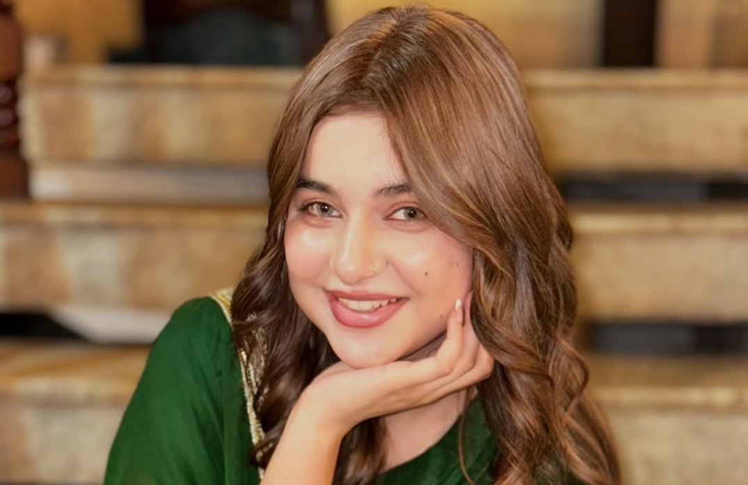 বিতর্কে জড়িয়ে পাকিস্তান ছাড়লেন টিকটকার সামিয়া হিজাব