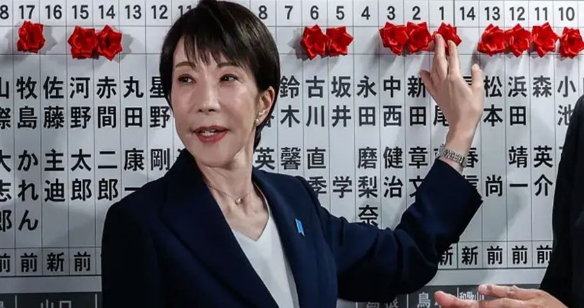 জাপানে নির্বাচনে বিপুল ভোটে জয়ী তাকাইচির দল