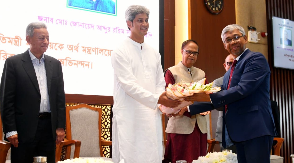 প্রতিমন্ত্রী হিসেবে প্রথম কর্মদিবস শুরু করলেন জোনায়েদ সাকি