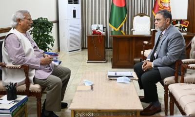 প্রধান উপদেষ্টার সঙ্গে সাক্ষাৎ করেছেন সিইসি এএমএম নাসিরউদ্দীন
