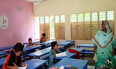 রাজাপুরে শিক্ষার্থী ৫১ জন, শিক্ষক ৬ জন