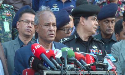 পুলিশের মধ্যে কোনো ভীতি কাজ করছে না: স্বরাষ্ট্র উপদেষ্টা