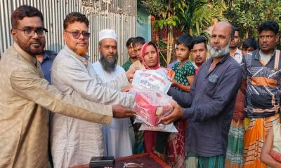 শিশু জান্নাতের পাশে দাঁড়ালেন ওসি লুৎফর রহমান 