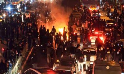 দুই ‘গাদ্দারের’ ফাঁসি দিল ইরান