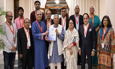 মাঝারি বড় সংবাদমাধ্যমকে পুঁজিবাজারে শেয়ার ছাড়তে হবে