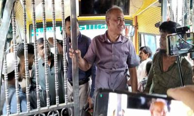 বাস টার্মিনাল-রেল স্টেশন পরিদর্শন করলেন স্বরাষ্ট্র উপদেষ্টা