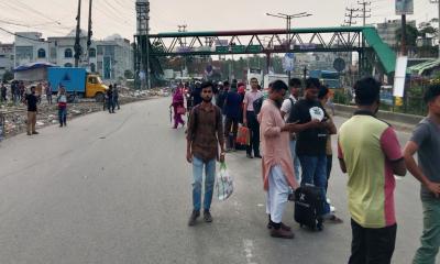 সাভারে পরিবহন সংকট, ভোগান্তিতে ঘরমুখো মানুষ