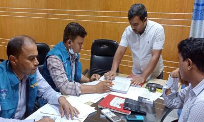 ভালুকা উপজেলা স্বাস্থ্য কমপ্লেক্সে দুদকের অভিযান