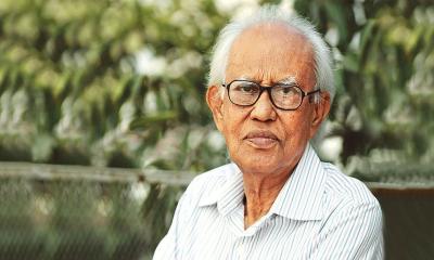 হাসপাতাল থেকে বাসায় ফিরেছেন ভাষাসৈনিক আহমদ রফিক