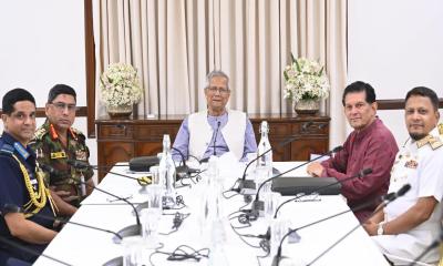 ড. ইউনূসের সঙ্গে তিন বাহিনী প্রধানের সাক্ষাৎ