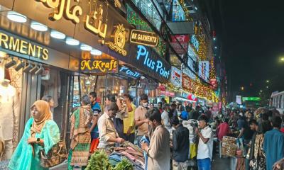 ঈদ কেনাকাটায় নিউমার্কেট-এলিফ্যান্ট রোডে উপচে পড়া ভিড়