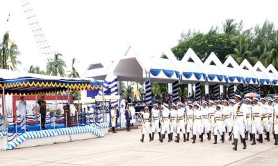 রাষ্ট্রপতি কুচকাওয়াজ পরিদর্শন করলেন সেনাবাহিনী প্রধান