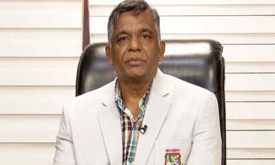 দেশ ছাড়লেন আমিনুল ইসলাম বুলবুল