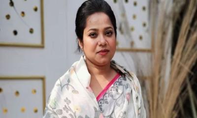 ড্রাইভারের সঙ্গে ‘পরকীয়াতে’ জড়িয়েছিলেন ডলি সায়ন্তনী