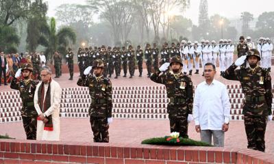 স্বাধীনতা দিবসে স্মৃতিসৌধে রাষ্ট্রপতি ও প্রধানমন্ত্রীর শ্রদ্ধা
