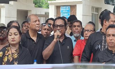 আলো আর আসবে না, আপনারা অন্ধকারে নিমজ্জিত: নায়ক উজ্জ্বল