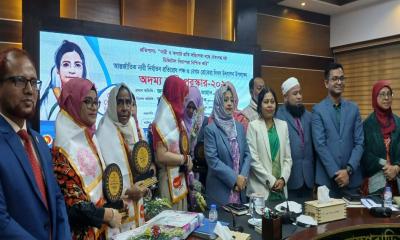ব্রাহ্মণবাড়িয়ায় রোকেয়া দিবসে ৫ নারী পেলেন ‘অদম্য নারী সম্মাননা’