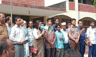 ‘প্রাইভেট পড়াতে রাজি না হওয়ায়’ শিক্ষককে কিল-ঘুষি