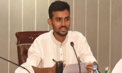 গায়ের জোরে নগর ভবন বন্ধ করে আন্দোলন