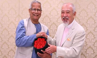 আমরা ভবিষ্যতের দিকে তাকিয়ে আছি