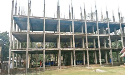 ৭৩৬ ঠিকাদারের ৪৩৪ জনই লাপাত্তা