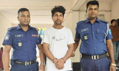 একই ক্লাসের ৪ ছাত্রীকে ধর্ষণের অভিযোগে খণ্ডকালীন শিক্ষক গ্রেপ্তার